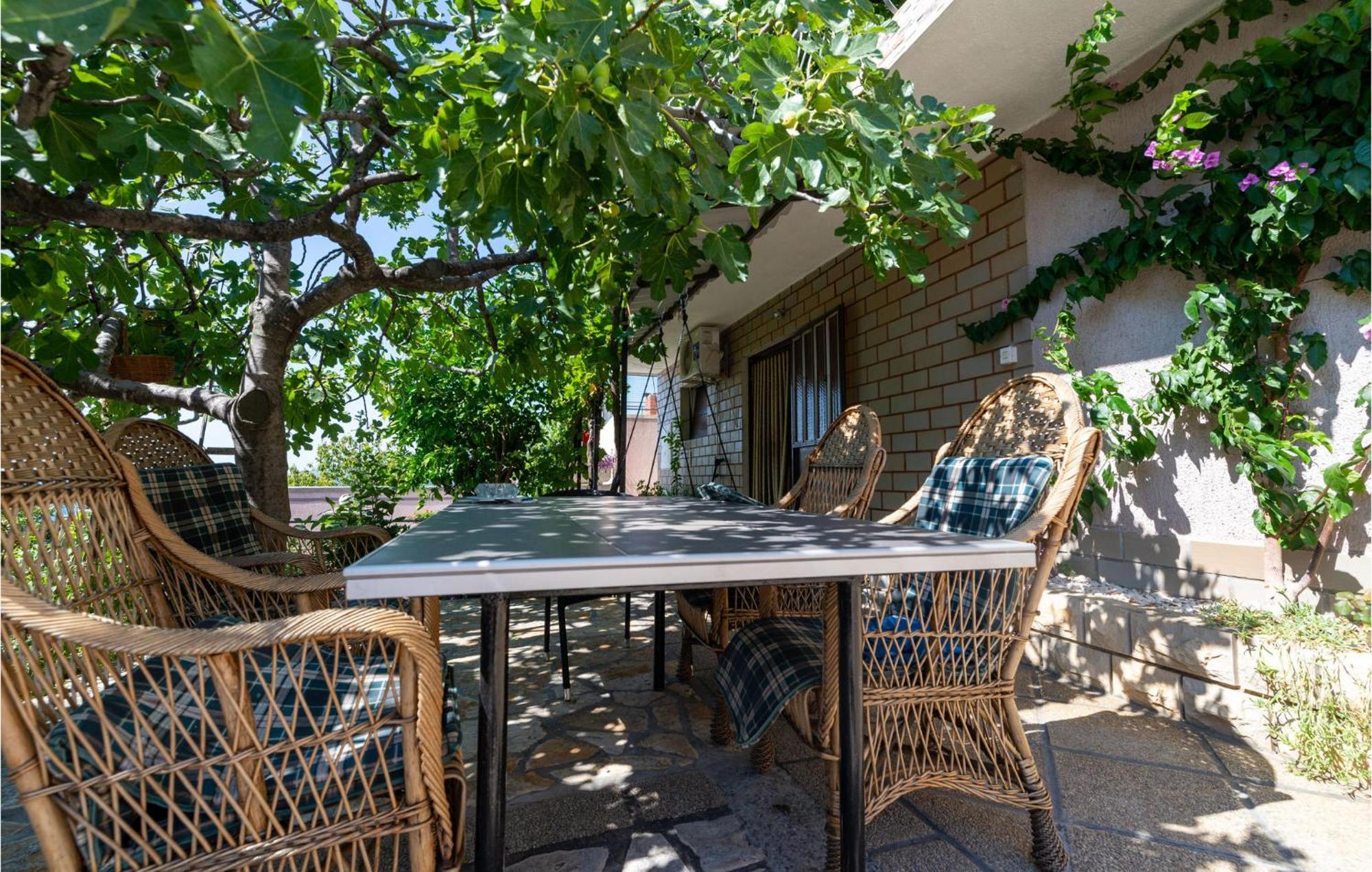 Lovely Apartment In Rovanjska With House Sea View Extérieur photo
